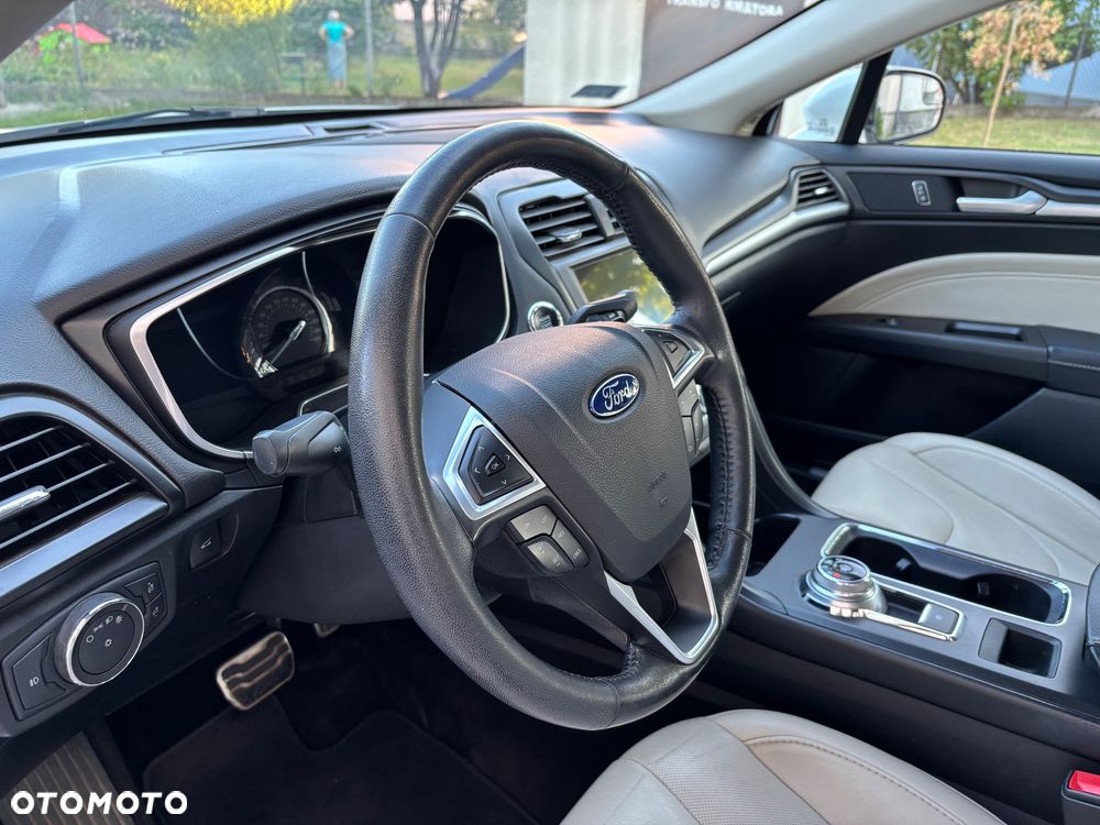 Ford Fusion 2.0 EcoBoost Titanium - 27