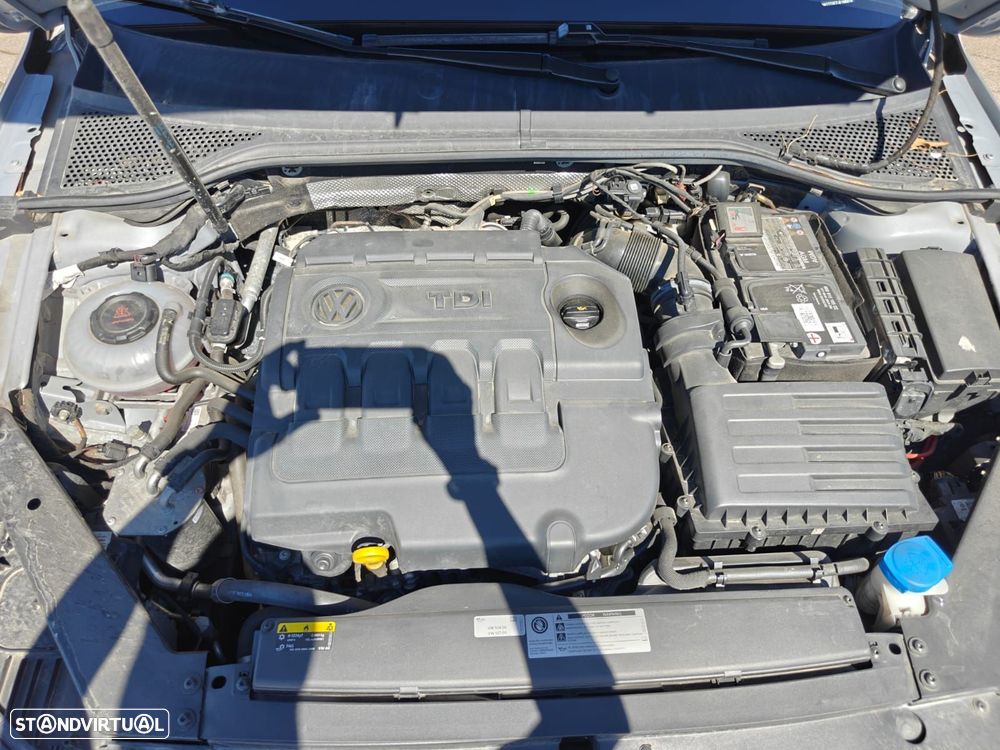 VW Passat Variant 2.0 TDI R-Line DSG - 2