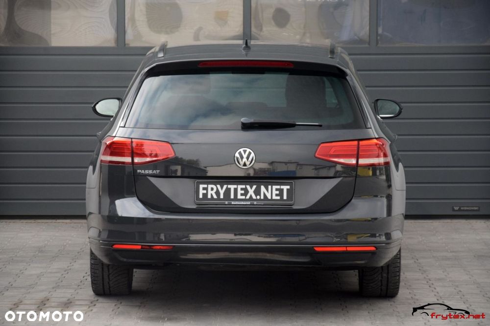 Volkswagen Passat - 13