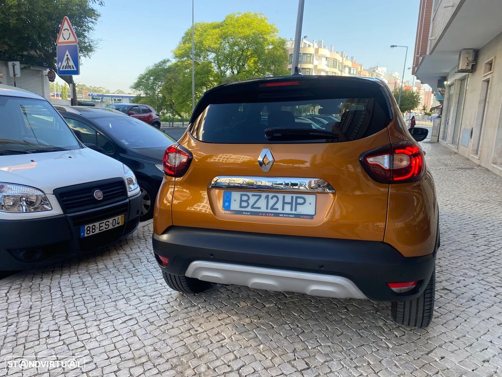 Renault Captur - 23