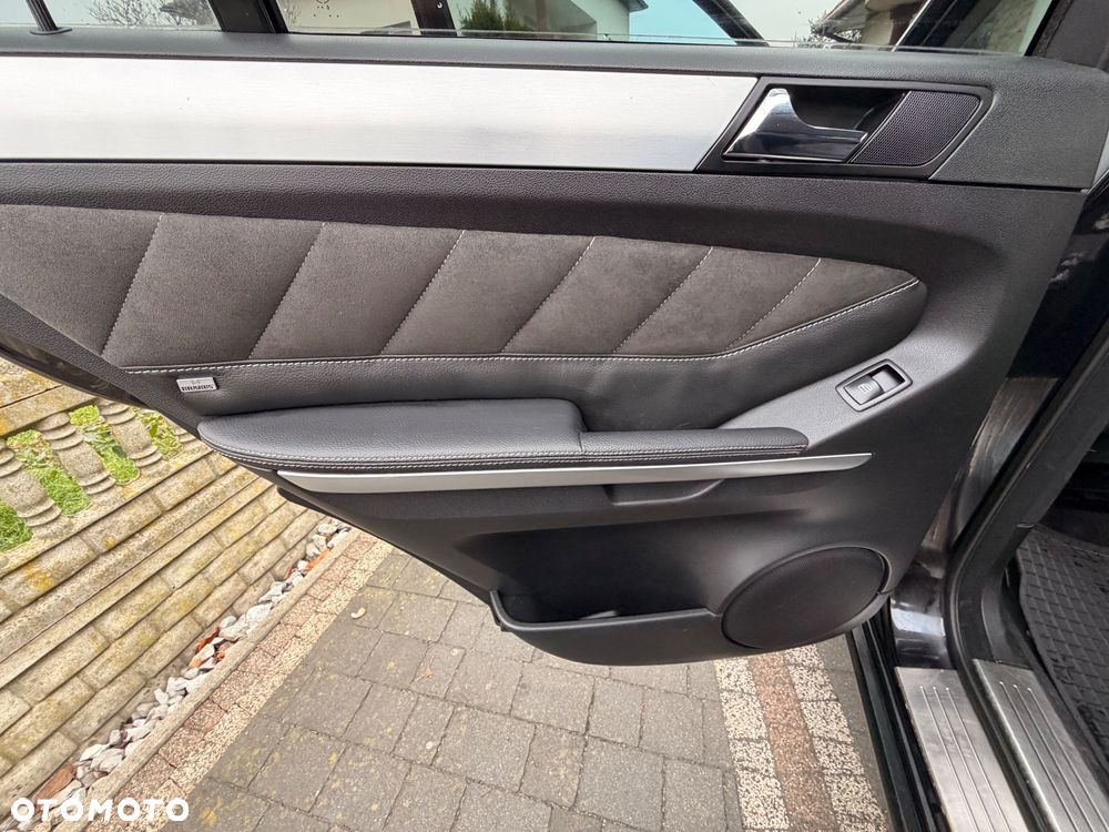 Mercedes-Benz ML - 12