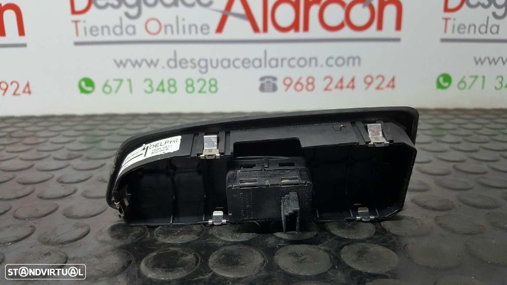 COMANDO DO ELEVADOR FRENTE DIREITO BMW SERIE 1 BERLINA (E81/E87) 120D - 2