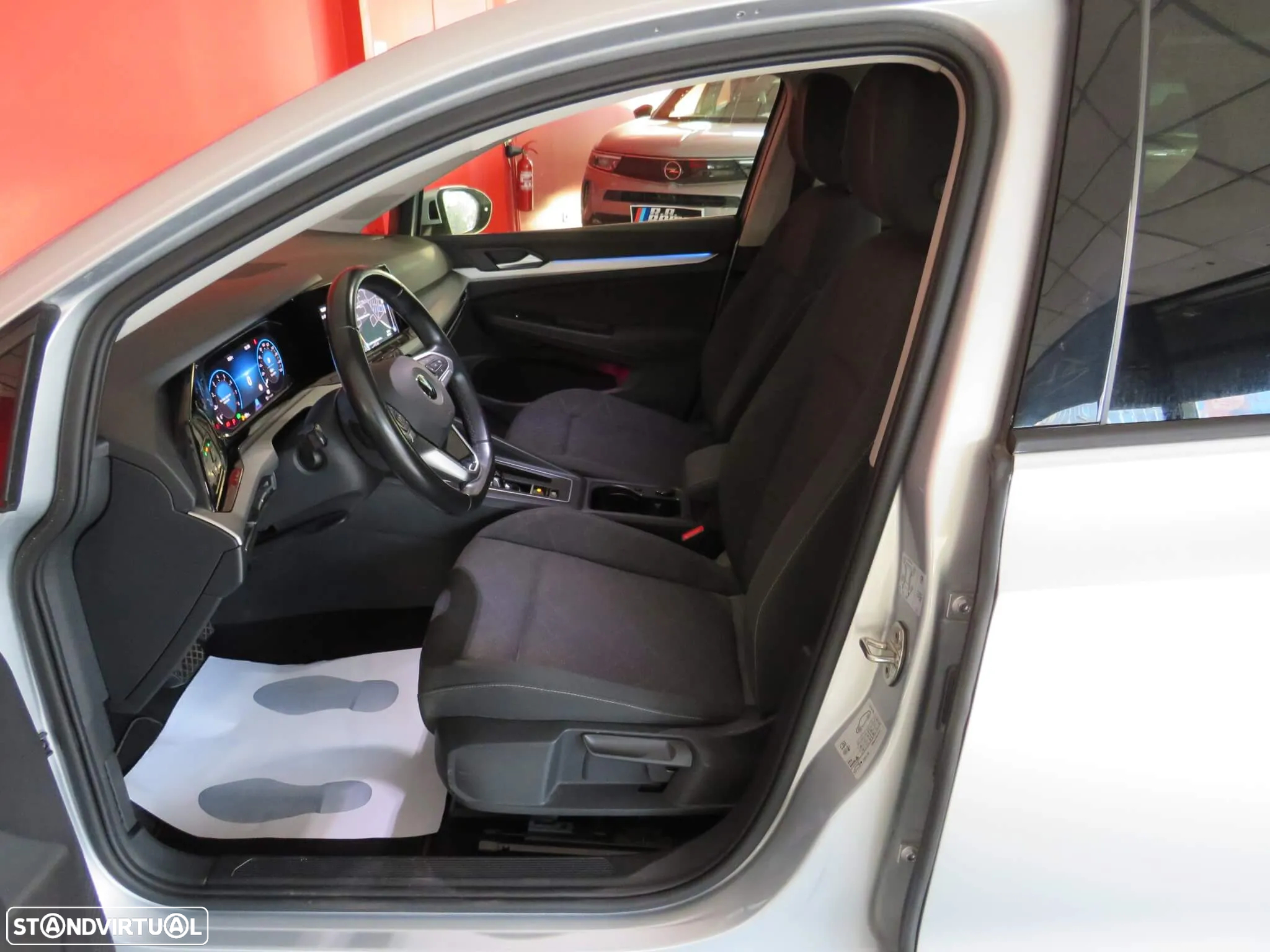 VW Golf 1.0 eTSI Life DSG - 10