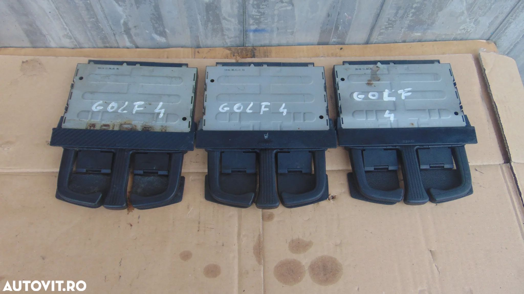 Suporturi de pahare vw Golf 4 an 2002 - 1