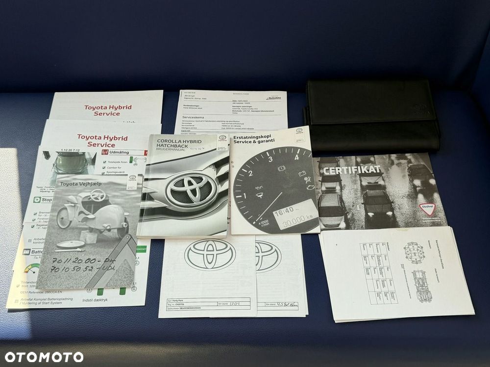 Toyota Corolla 1.8 Hybrid Executive - 11