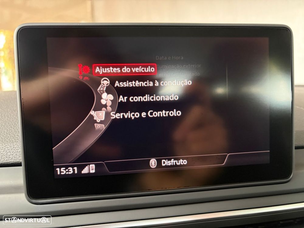 Audi A4 2.0 TDI Sport S tronic - 30