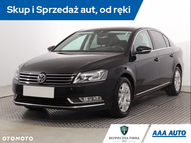Volkswagen Passat - 2