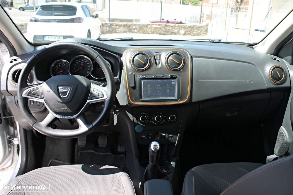 Dacia Sandero 0.9 TCe Stepway - 12
