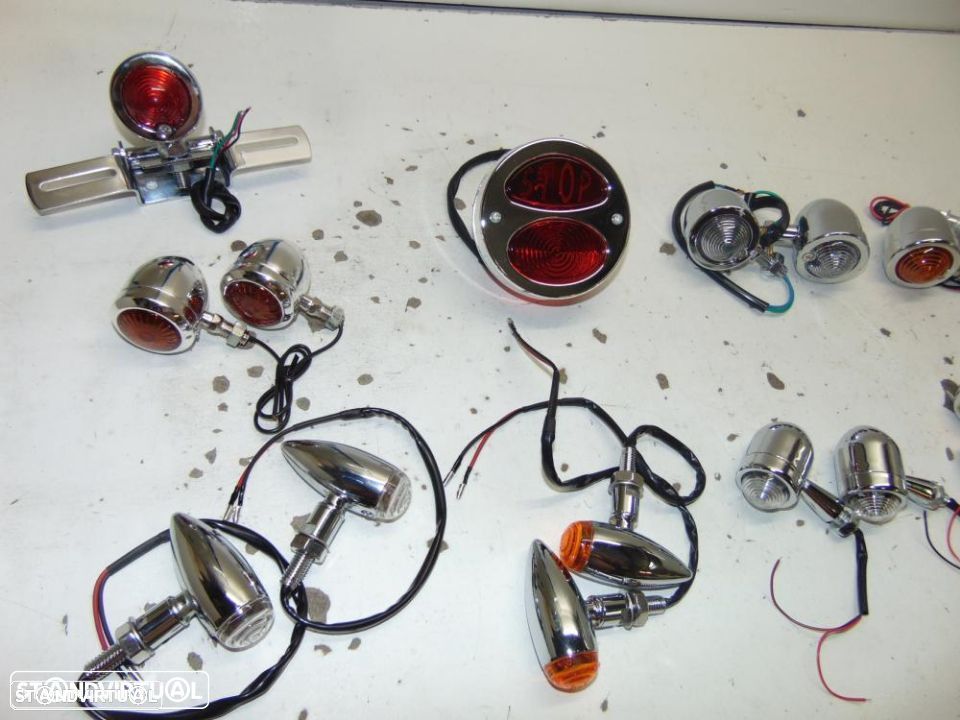 Carros antigos e motas farolins - 10