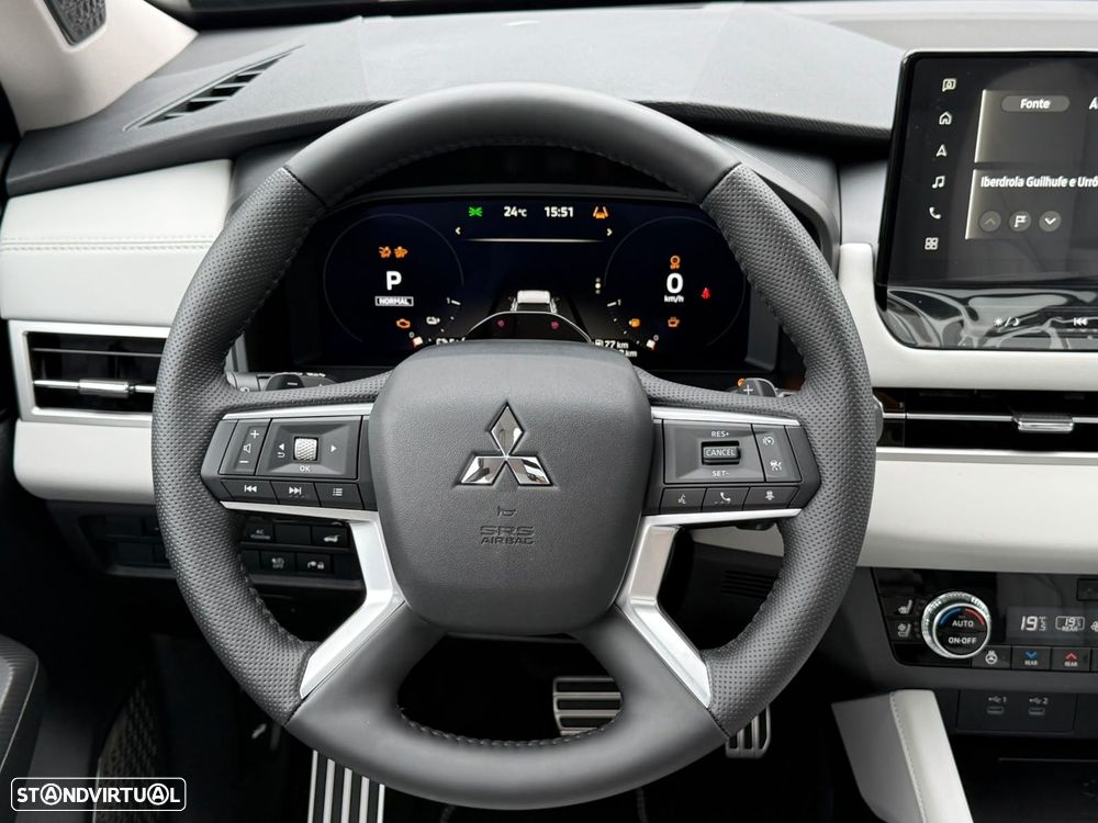 Mitsubishi Outlander - 11
