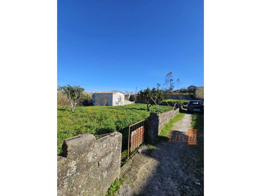 Moradia T2 Garagem e Logradouro na Boavista em Leiria - Grande imagem: 2/21