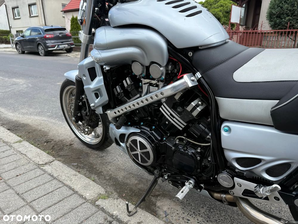 Yamaha V-MAX - 18