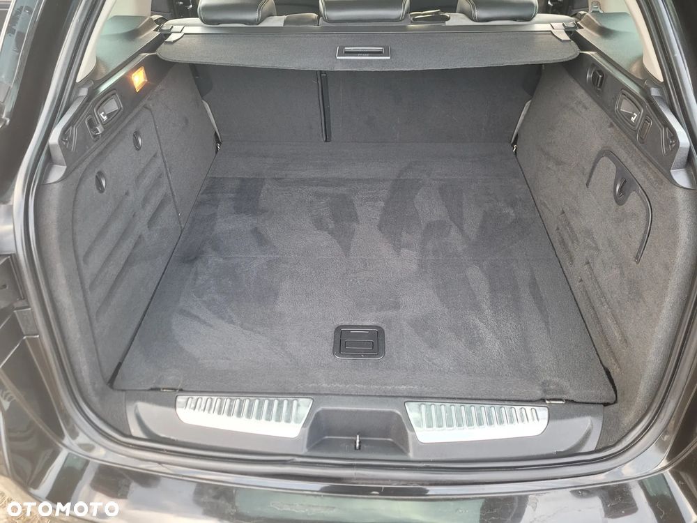 Renault Laguna dCi 150 FAP Start-Stop GT - 23