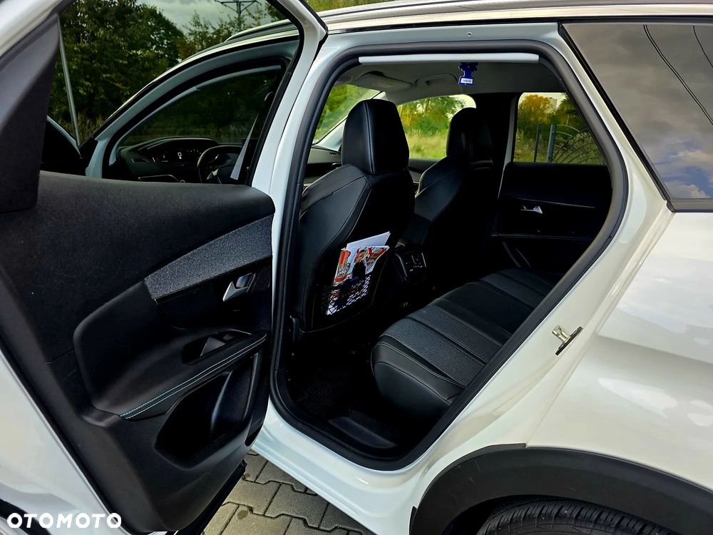 Peugeot 3008 1.2 PureTech Allure S&S - 29