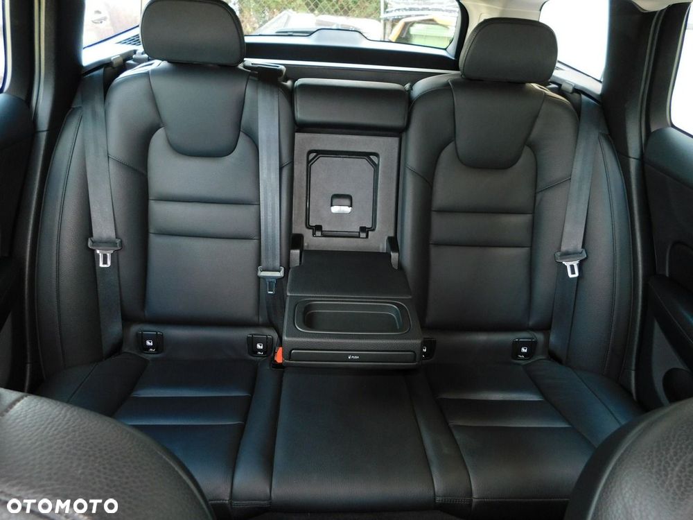 Volvo V60 D3 Momentum Pro - 10