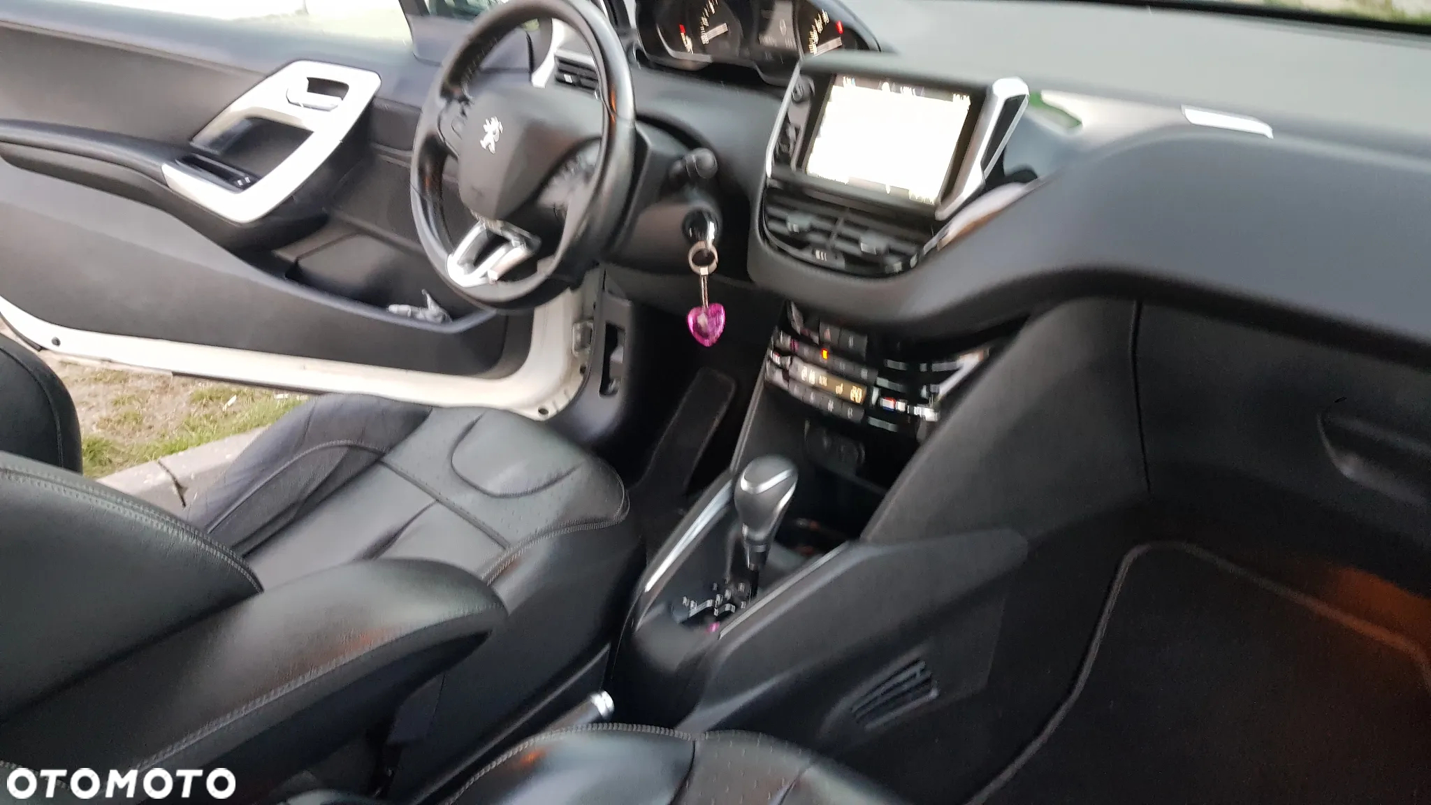 Peugeot 208 - 7