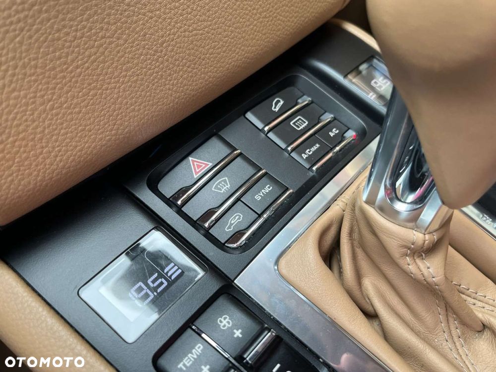 Porsche Macan - 19
