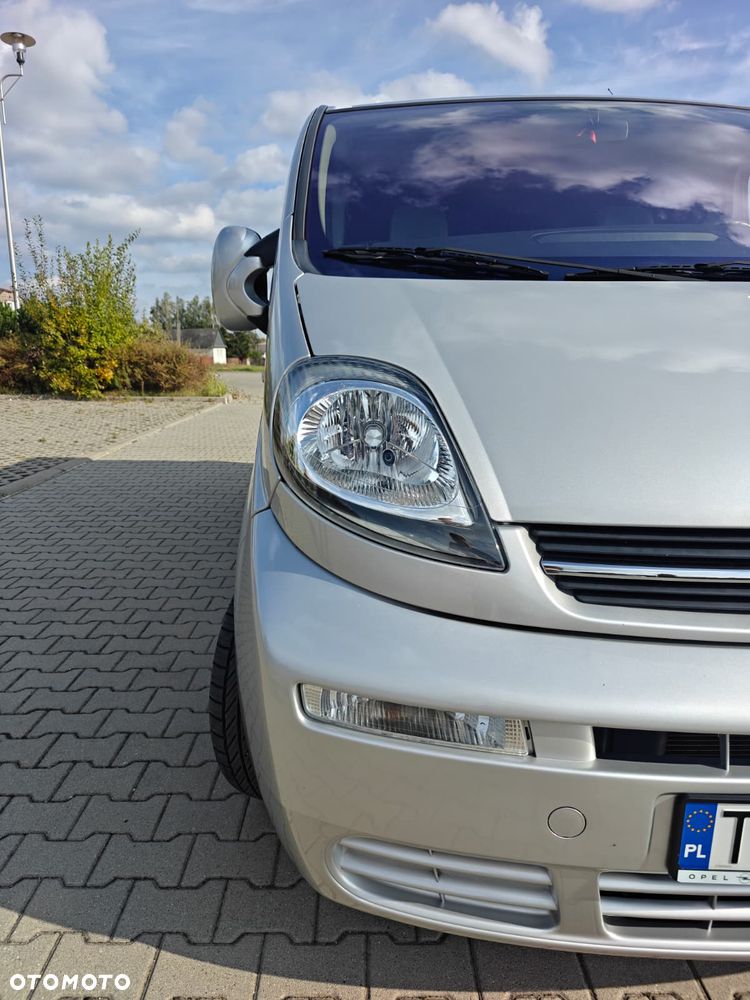 Opel Vivaro Tour - 12