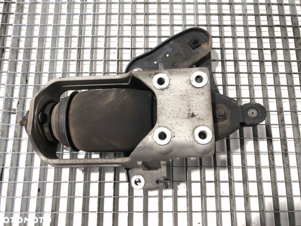 PODUSZKA KABINY PRAWY TYŁ  SCANIA P,G,R,T - series 2003 - 2022 R 450 331 kW [450 KM] 4x2 2013 - 3