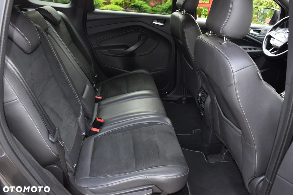 Ford Kuga 1.5 EcoBoost 2x4 ST-Line - 22