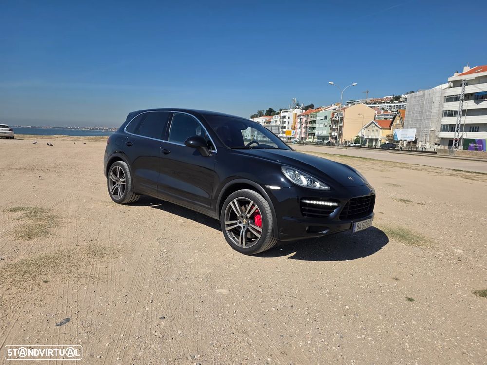 Porsche Cayenne Turbo Tiptronic S - 41