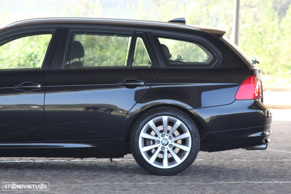 BMW 318 d Line Sport - 17