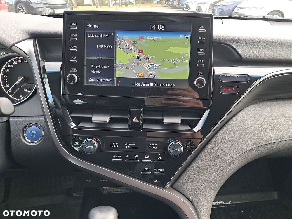 Toyota Camry 2.5 Hybrid Executive CVT - 18