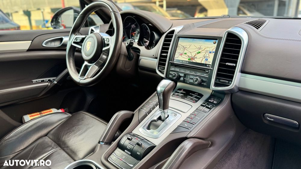 Porsche Cayenne 3.0 L - 11