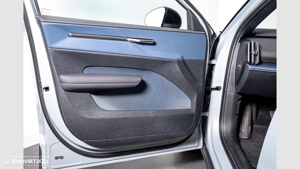 Volvo EX30 69 kWh Single Motor Extended Range Plus - 18