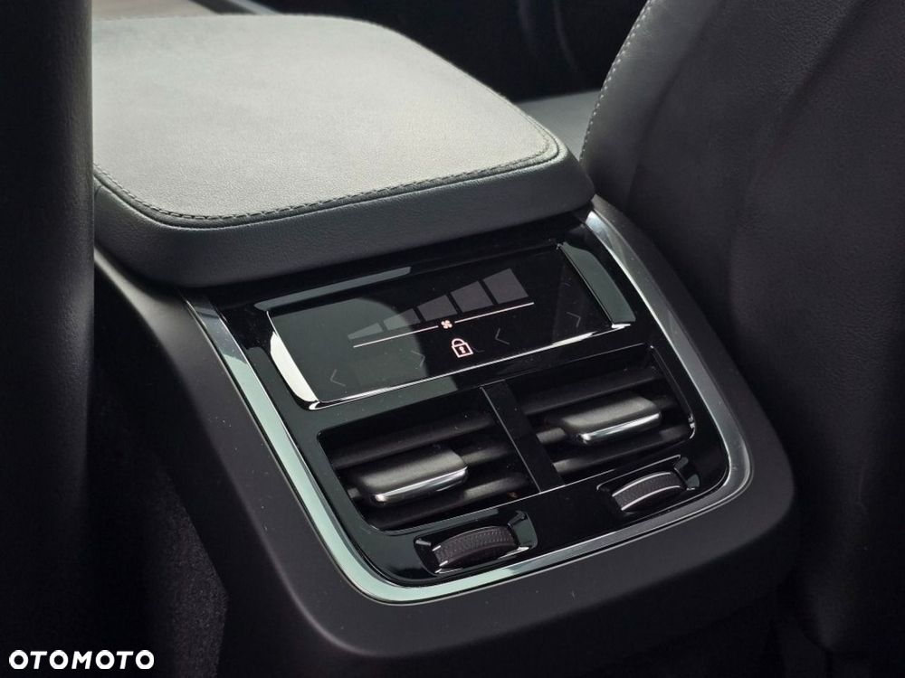 Volvo V90 Cross Country B5 D AWD Ultimate - 26