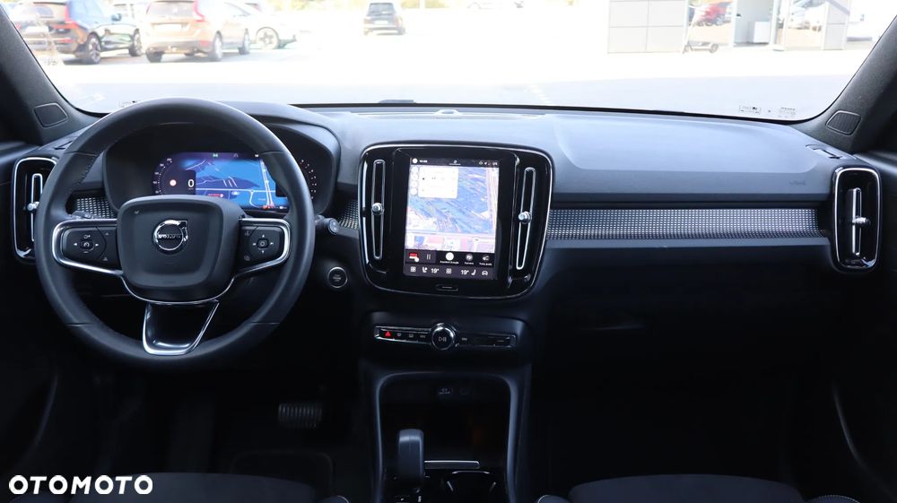 Volvo XC 40 B4 Plus Dark - 11