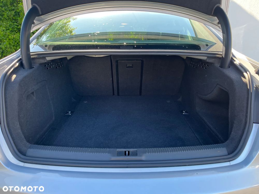 Audi A4 Limousine 2.0 TDI - 8