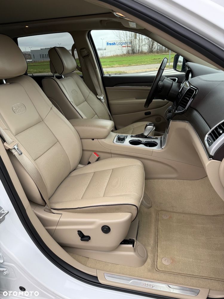 Jeep Grand Cherokee 5.7 V8 HEMI 4WD Automatik Overland - 38