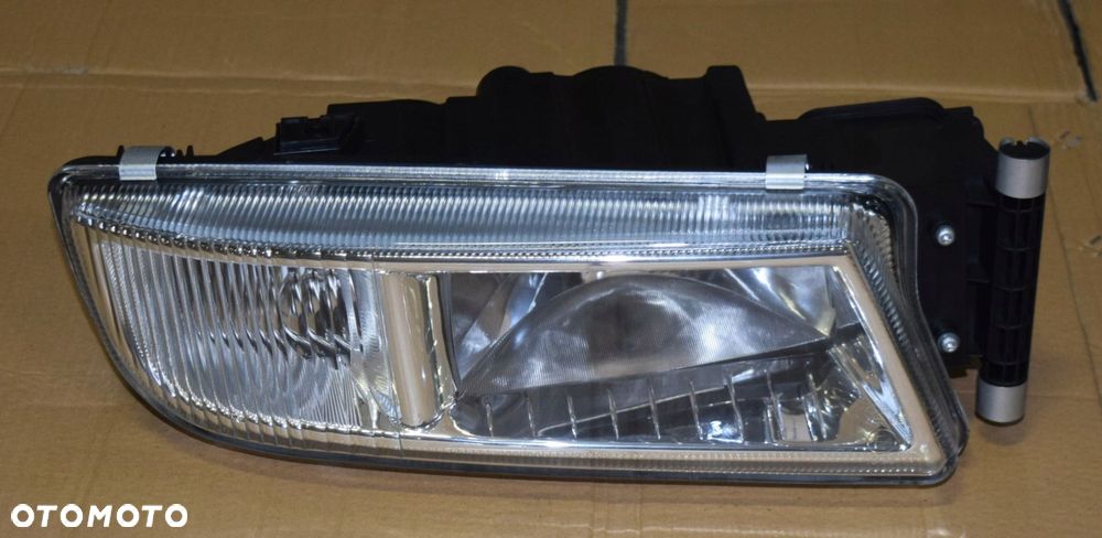 LAMPA REFLEKTOR PRZEDNI MAN TGX TGS E5 E6 NOWY! - 2