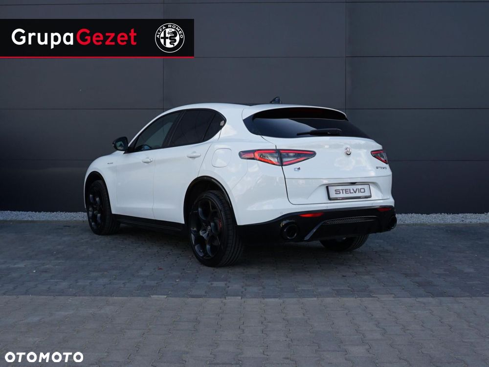 Alfa Romeo Stelvio - 2