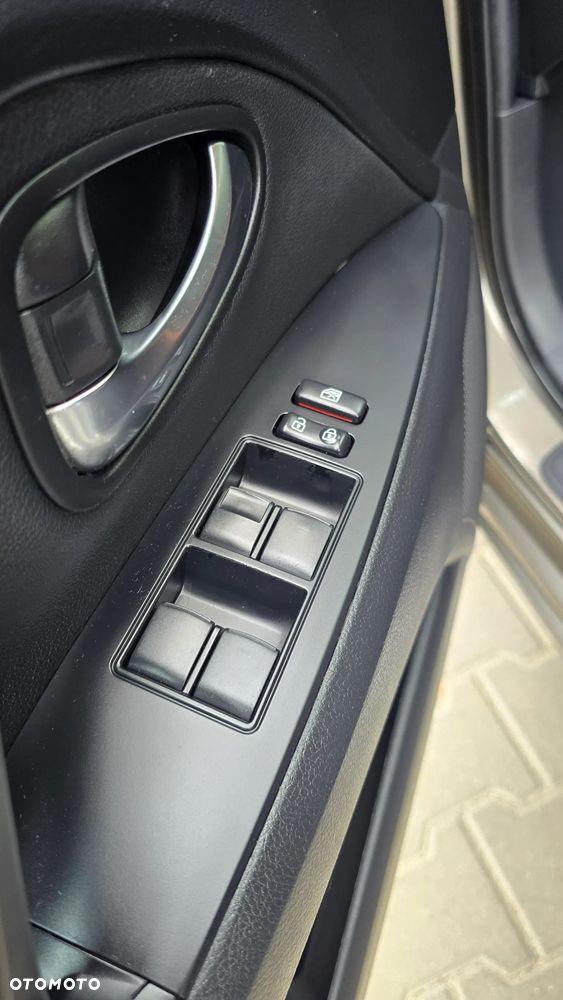Toyota Avensis 1.8 Prestige MS - 16