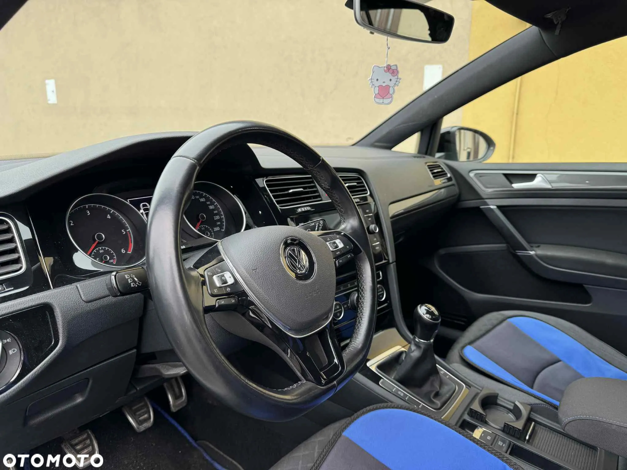 Volkswagen Golf - 15
