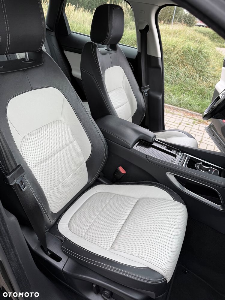 Jaguar F-Pace 2.0 i4D AWD R-Sport - 18