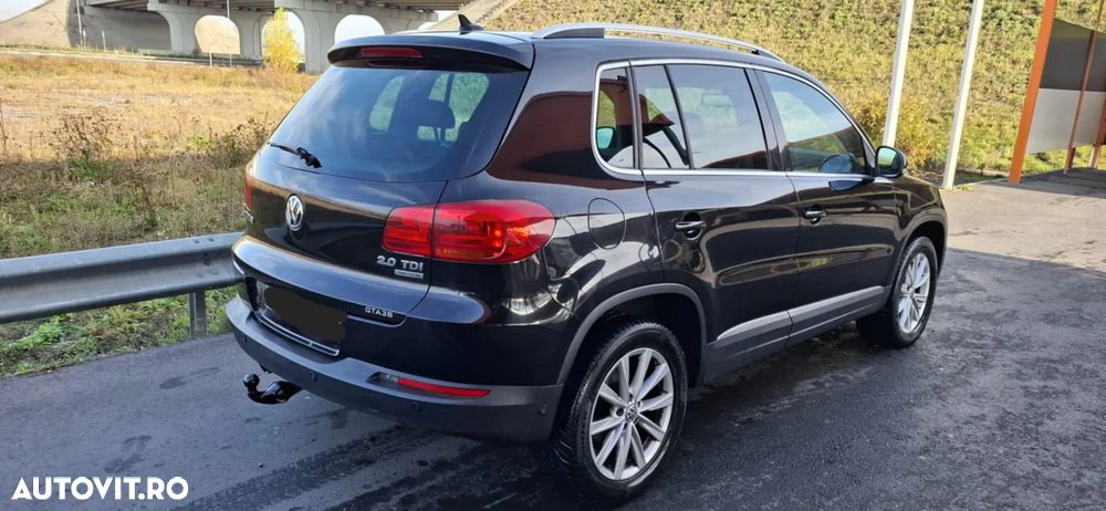 Volkswagen Tiguan 2.0 TDI 4Motion DSG Sport & Style - 4