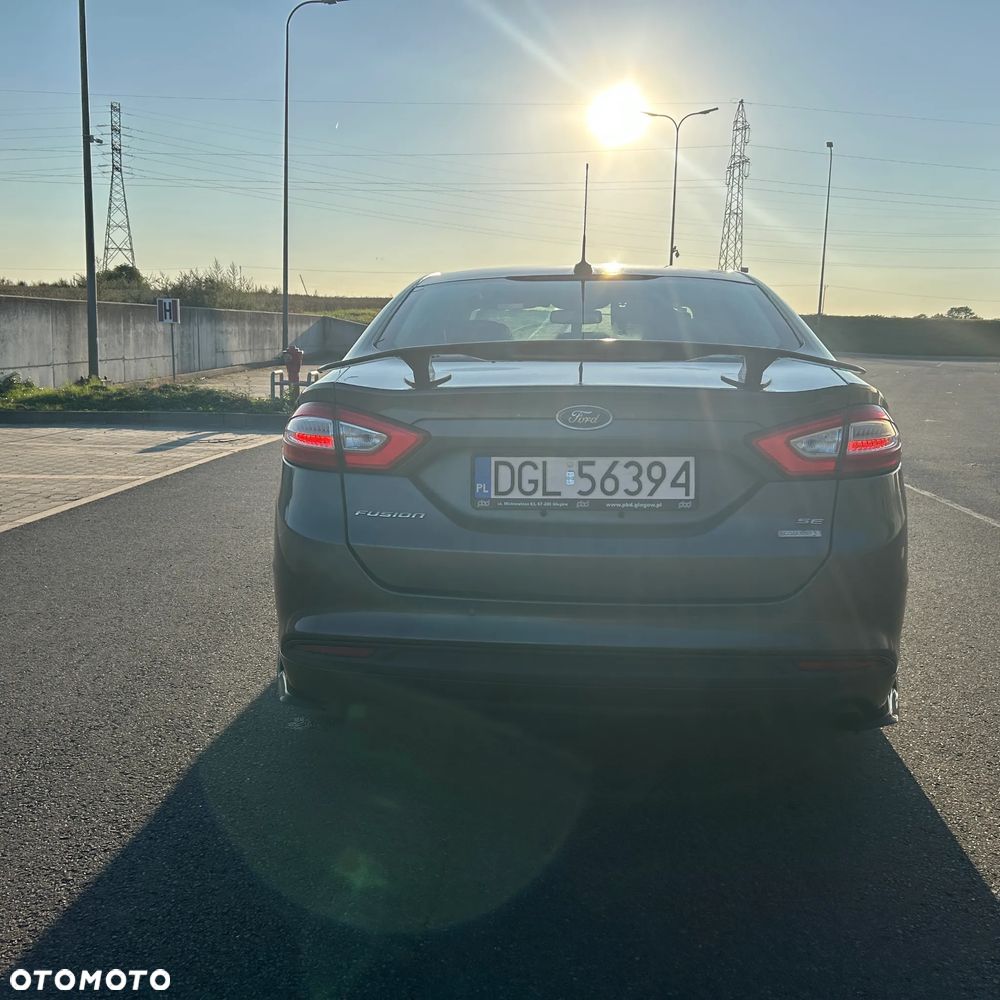 Ford Fusion - 8
