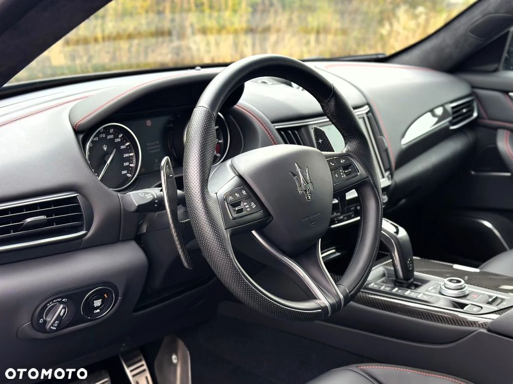 Maserati Levante GTS Q4 - 13