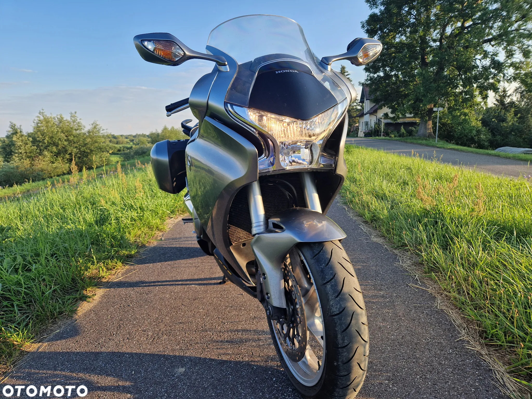 Honda VFR - 10