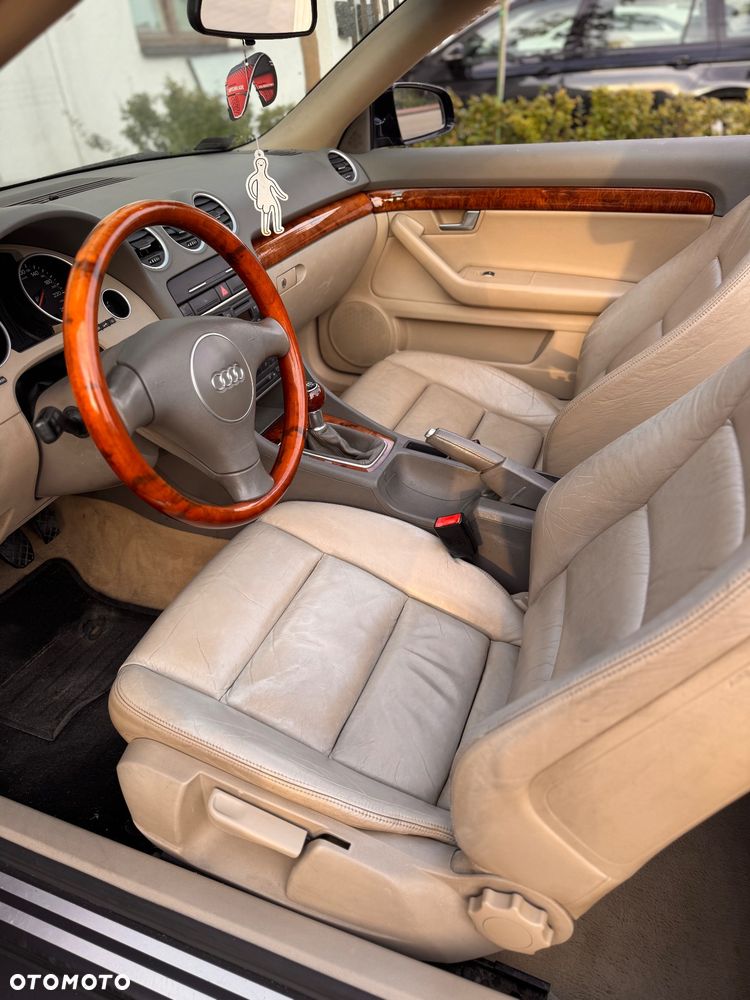 Audi A4 Cabrio 2.4 - 35