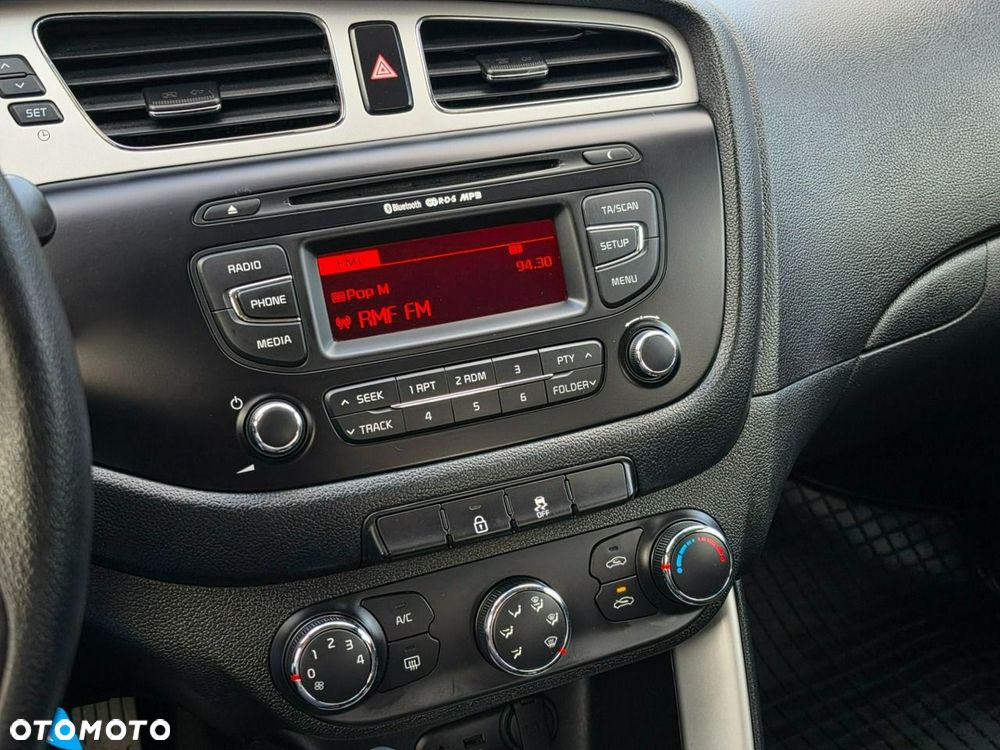 Kia Ceed - 10