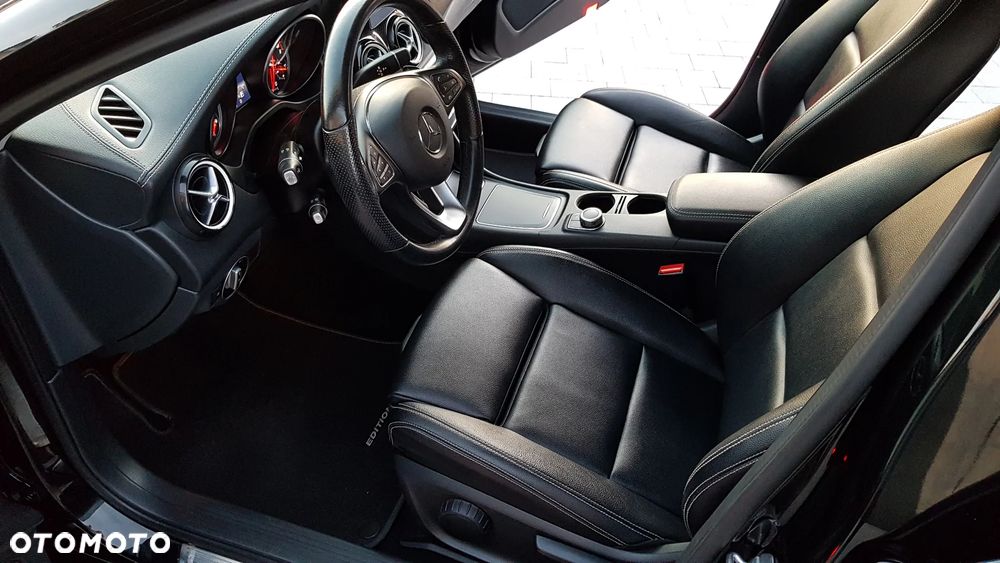 Mercedes-Benz GLA 180 7G-DCT AMG Line - 30
