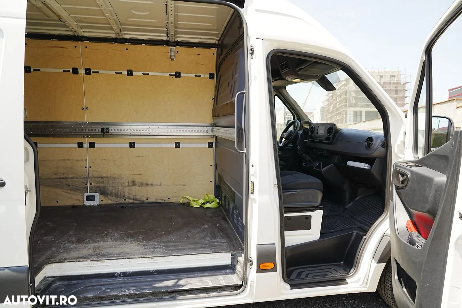 Mercedes-Benz Sprinter - 18