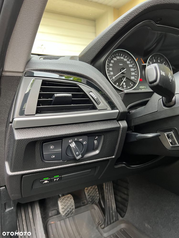 BMW Seria 1 120i Sport Line - 15