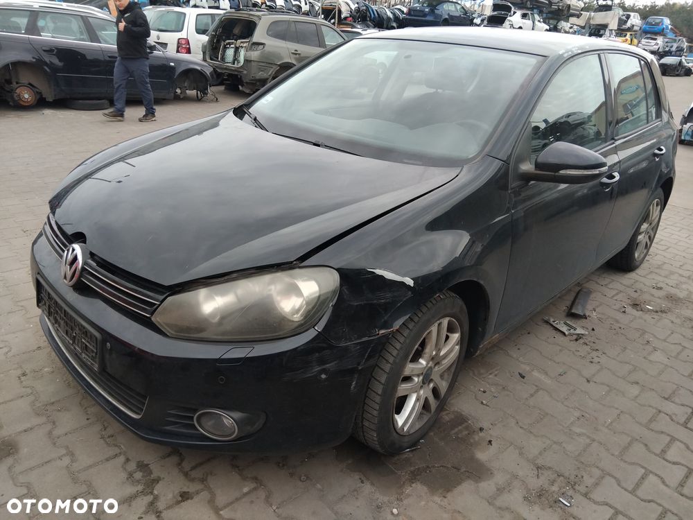 VW Golf 6 VI z silnikiem 2,0 TDI ozn. CBA i skrzynią manualną ozn. KRM lak LC9X - 2