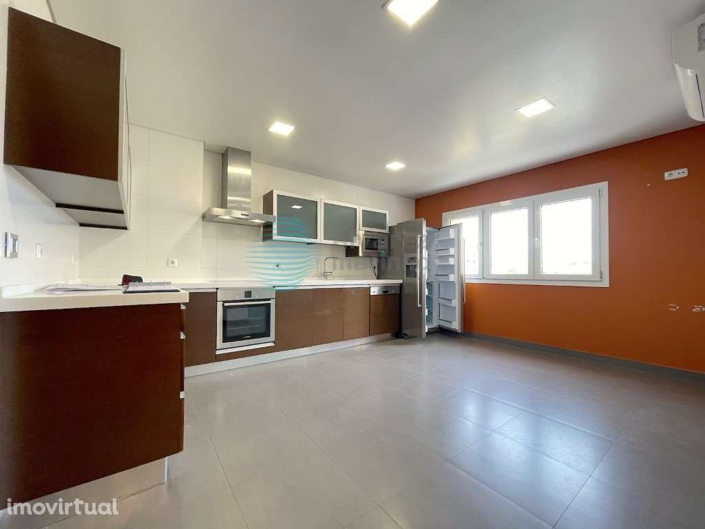 Apartamento T3 no CENTRO TORRES VEDRAS com 2 Lugares de estacioname... - Grande imagem: 4/43