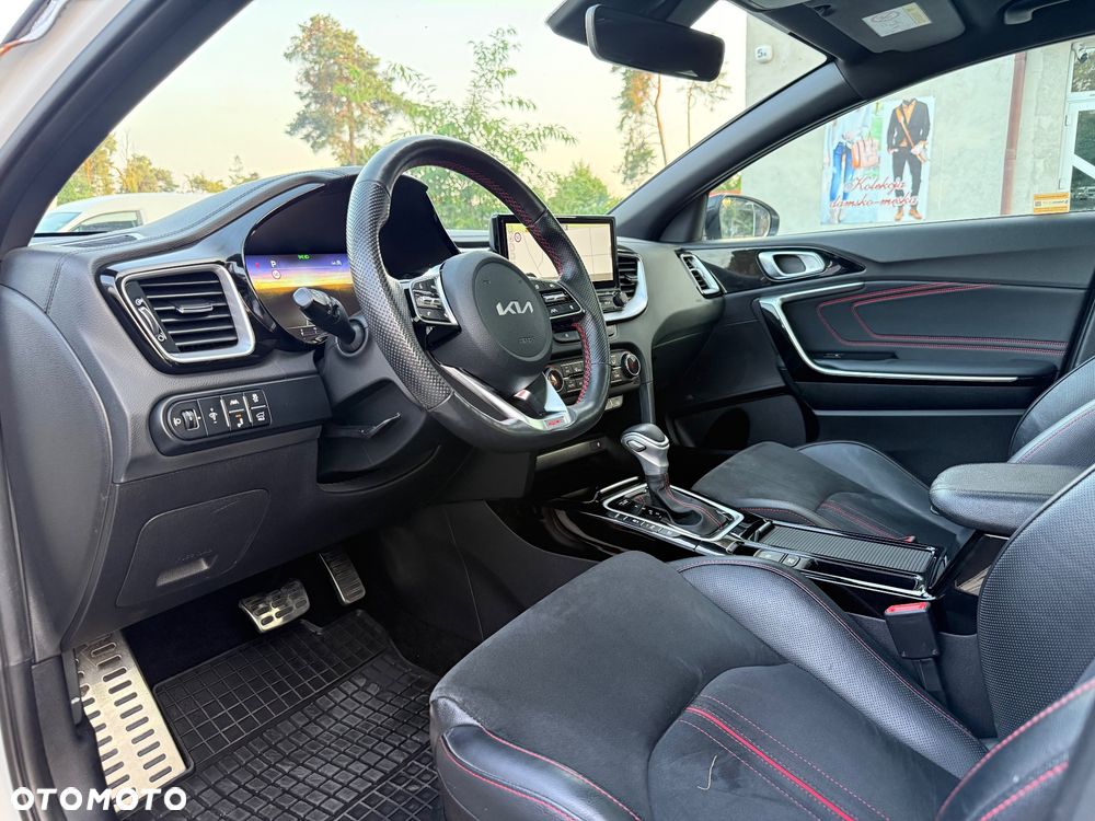Kia ProCeed 1.6 T-GDI GT DCT - 14